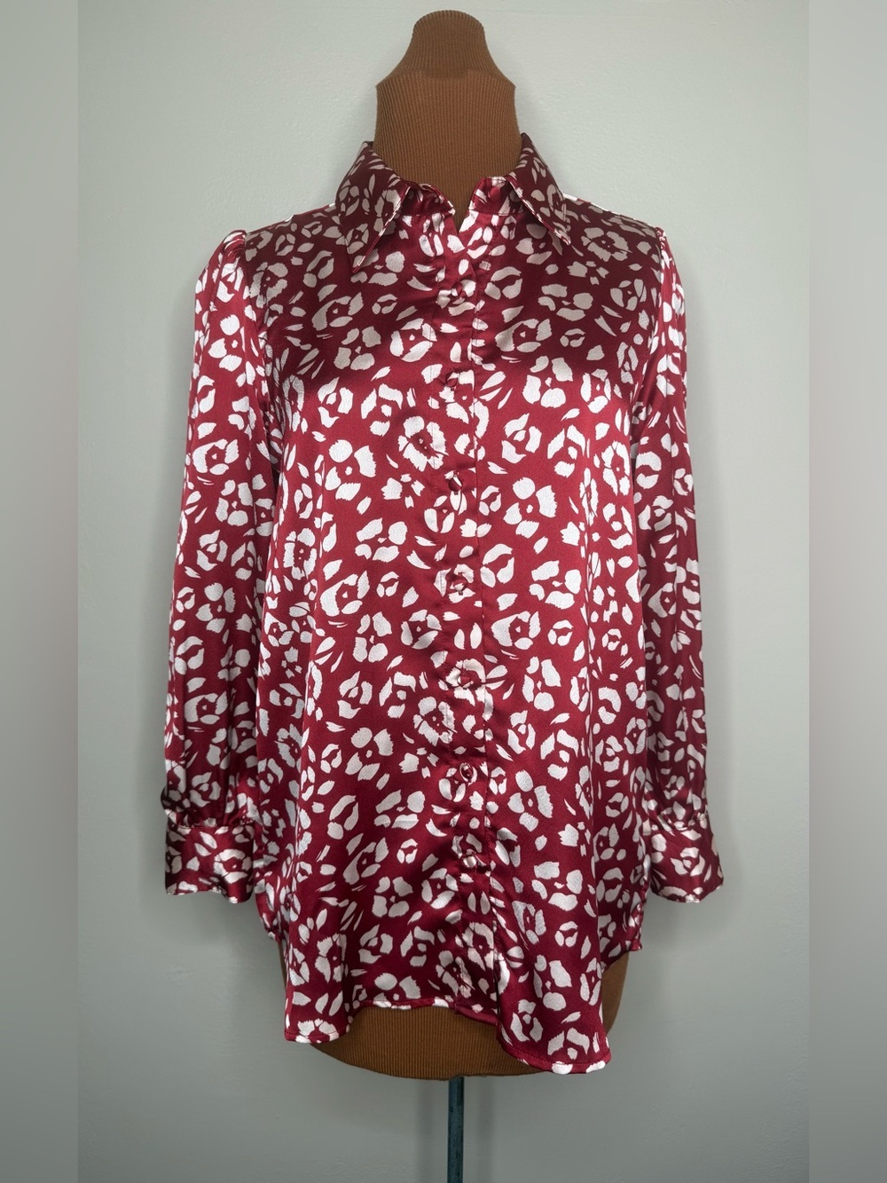 First Love Cinnamon Color Floral Print Button Down Blouse Size Small